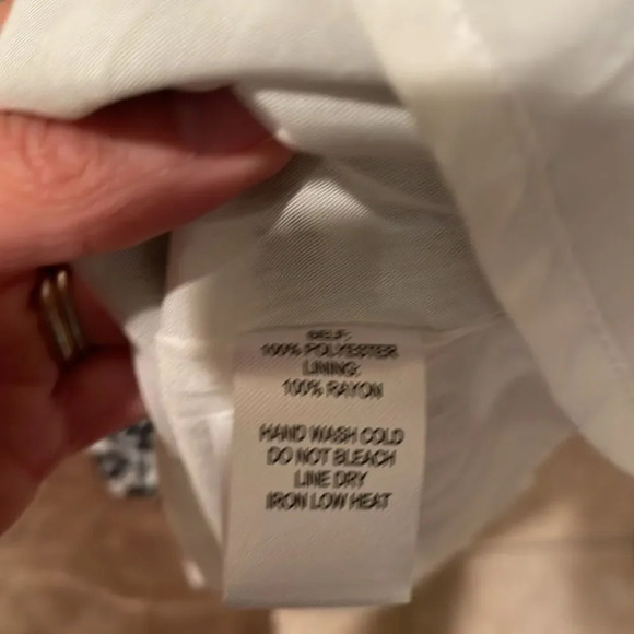 NWOT Aakaa woman’s black and white flowered dress - Picture 8 of 9